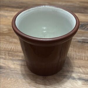 Brown & White Ceramic/Glazed Crock